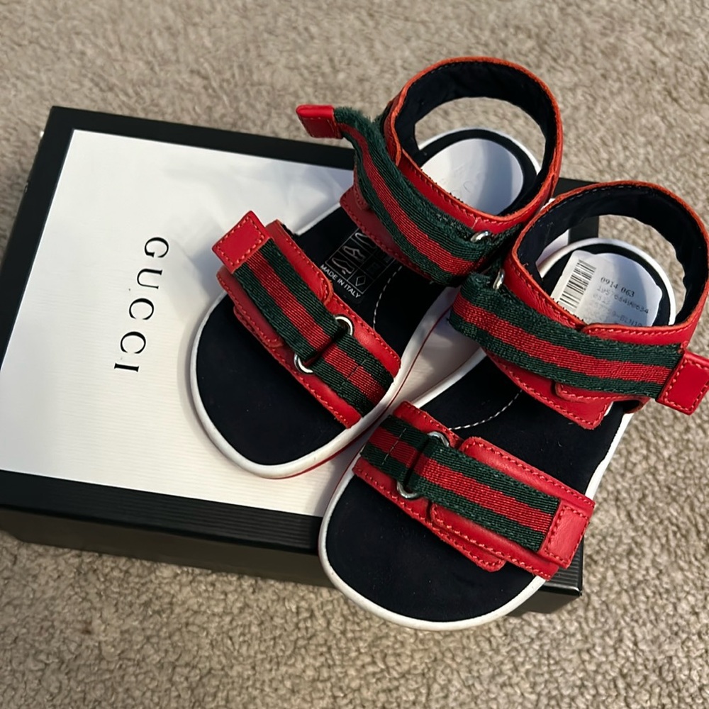 Gucci sandals toddler size EU 22 new